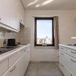 Huswell - Spacious & Modern Sea View With Garage *