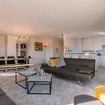 Huswell - Spacious & Modern Sea View With Garage Oostende