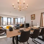 Lejlighed Huswell - Spacious & Modern Sea View With Garage