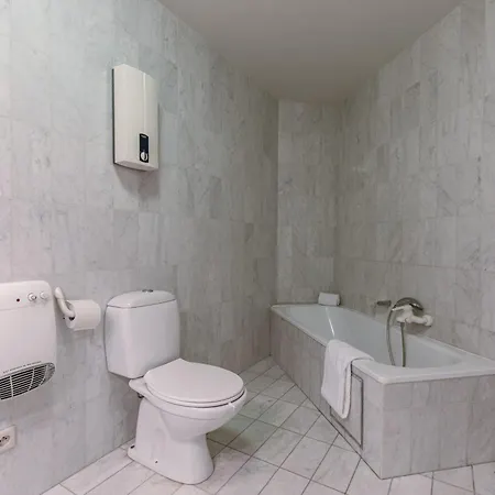 Huswell - Spacious & Modern Sea View With Garage Апартаменти *