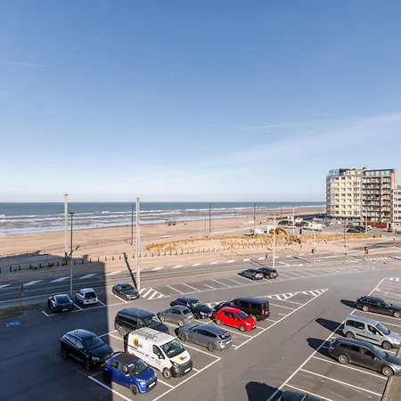 Huswell - Spacious & Modern Sea View With Garage Appartement Ostende
